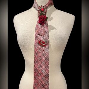 Brooch Project in Red/pink! A new look everyone can wear! Statement maker!